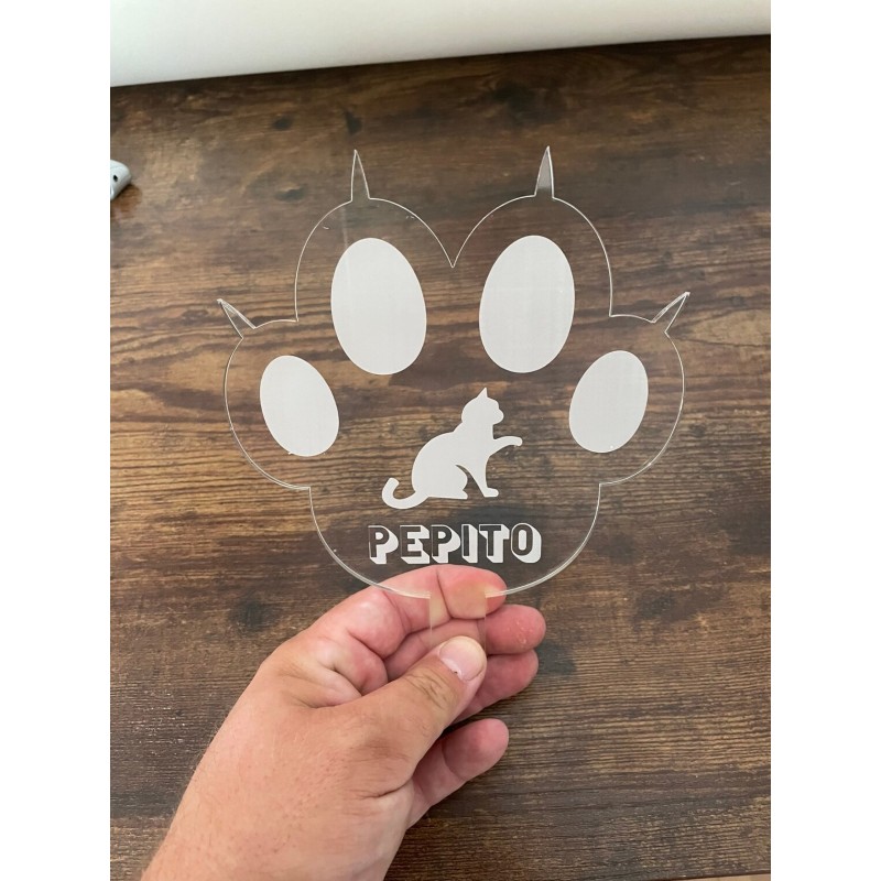 Stèle en plexi transparent pour rendre hommage à votre ami chat, entièrement personnalisable et résistante aux intempéries Stèle en plexi transparent pour rendre hommage à votre ami chat, entièrement personnalisable et résistante aux intempéries